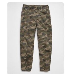 AE Camo Stretch Barrel Cargo Pant sz 8